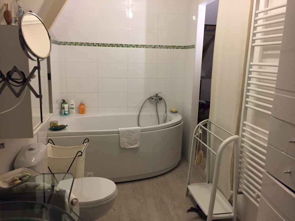 Salle de bain partagée chambre 7